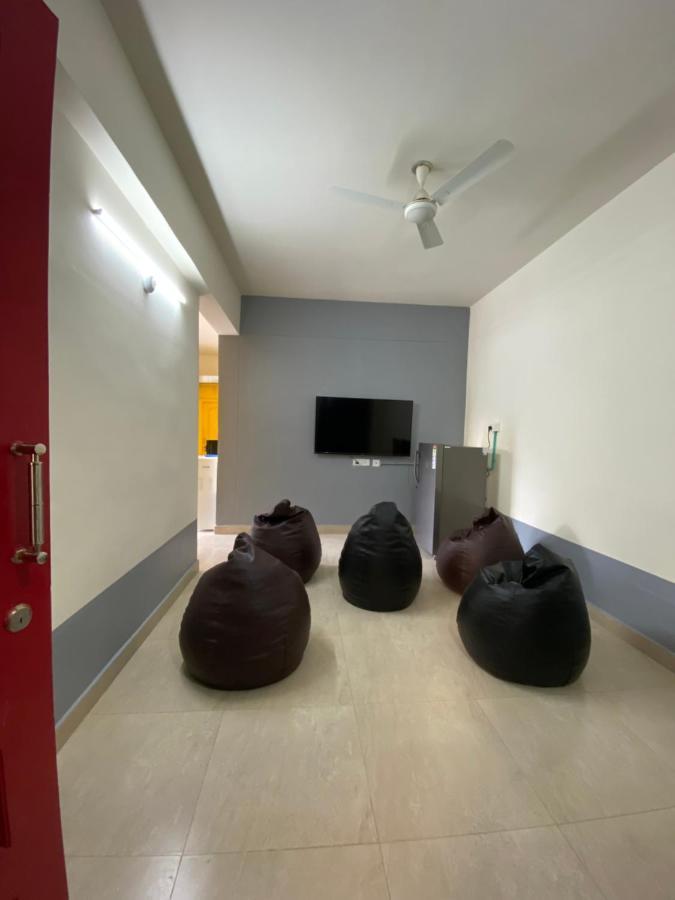 Rove By Boston Living Hostel Hajdarabad Zewnętrze zdjęcie
