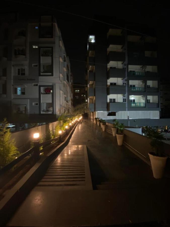Rove By Boston Living Hostel Hajdarabad Zewnętrze zdjęcie